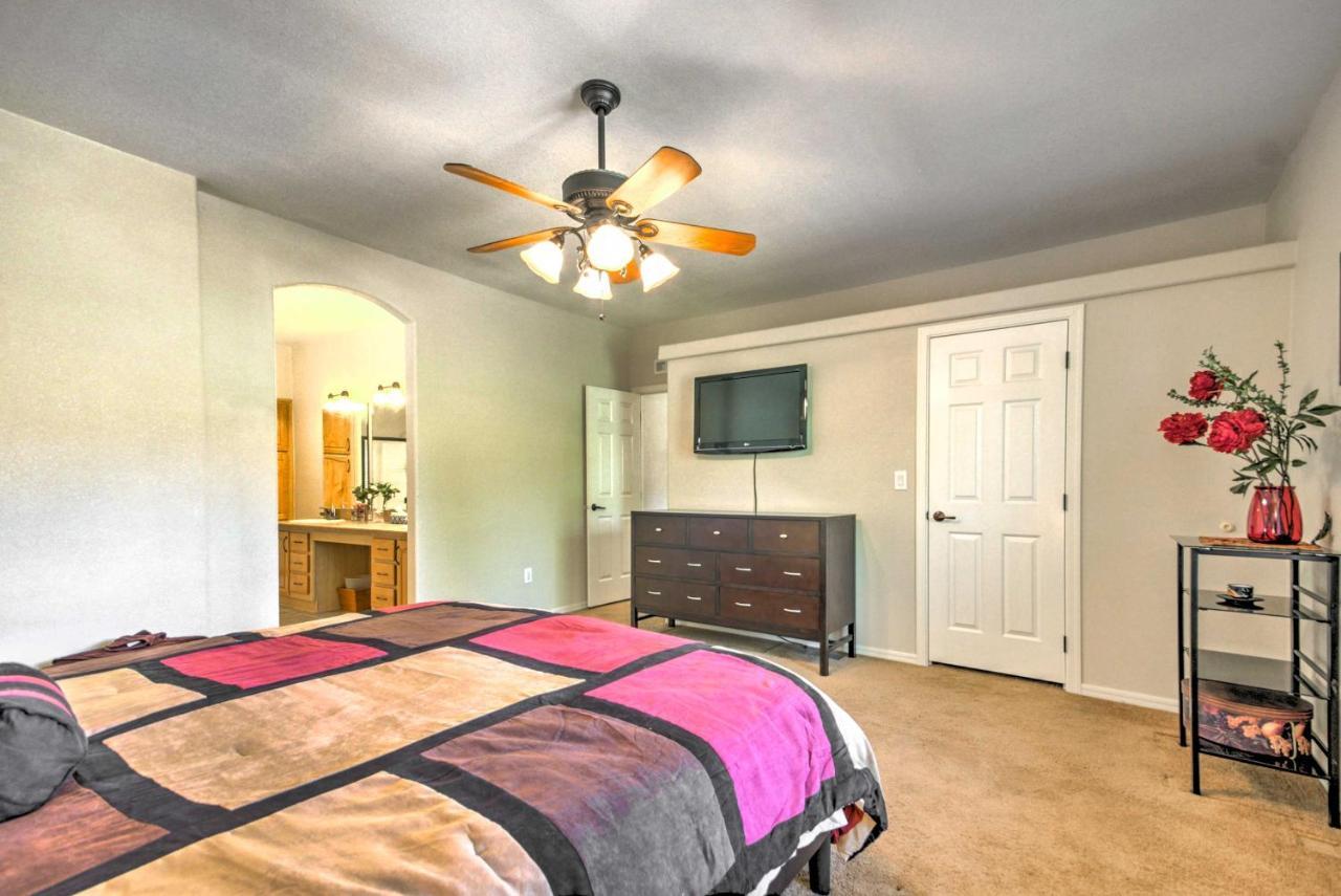 Beautiful Kanab Home With Yard - Walk To Restaurants Exteriör bild