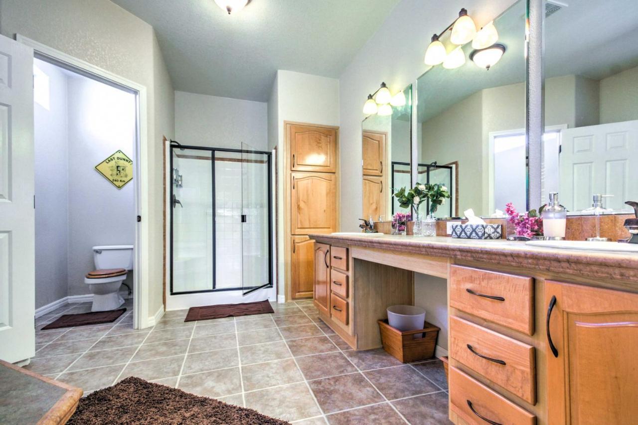 Beautiful Kanab Home With Yard - Walk To Restaurants Exteriör bild