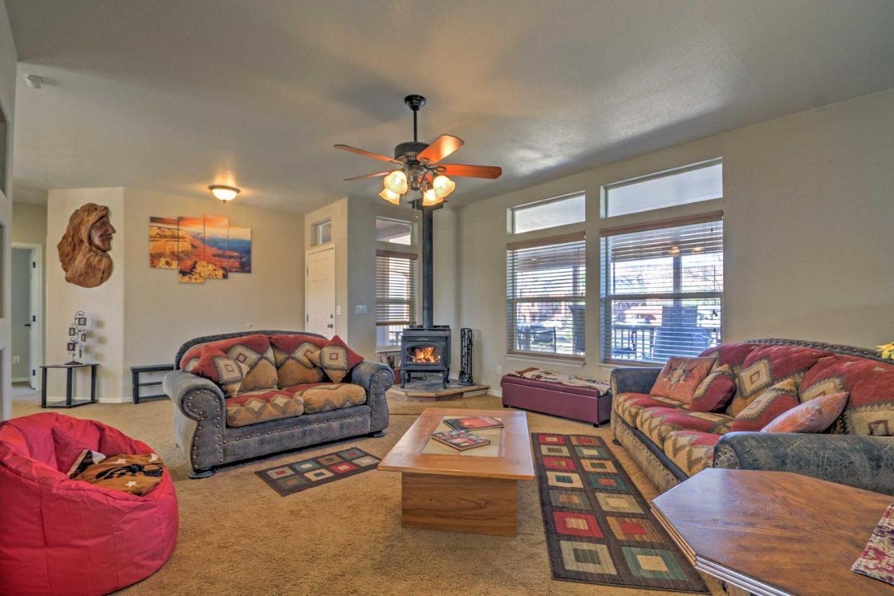 Beautiful Kanab Home With Yard - Walk To Restaurants Exteriör bild