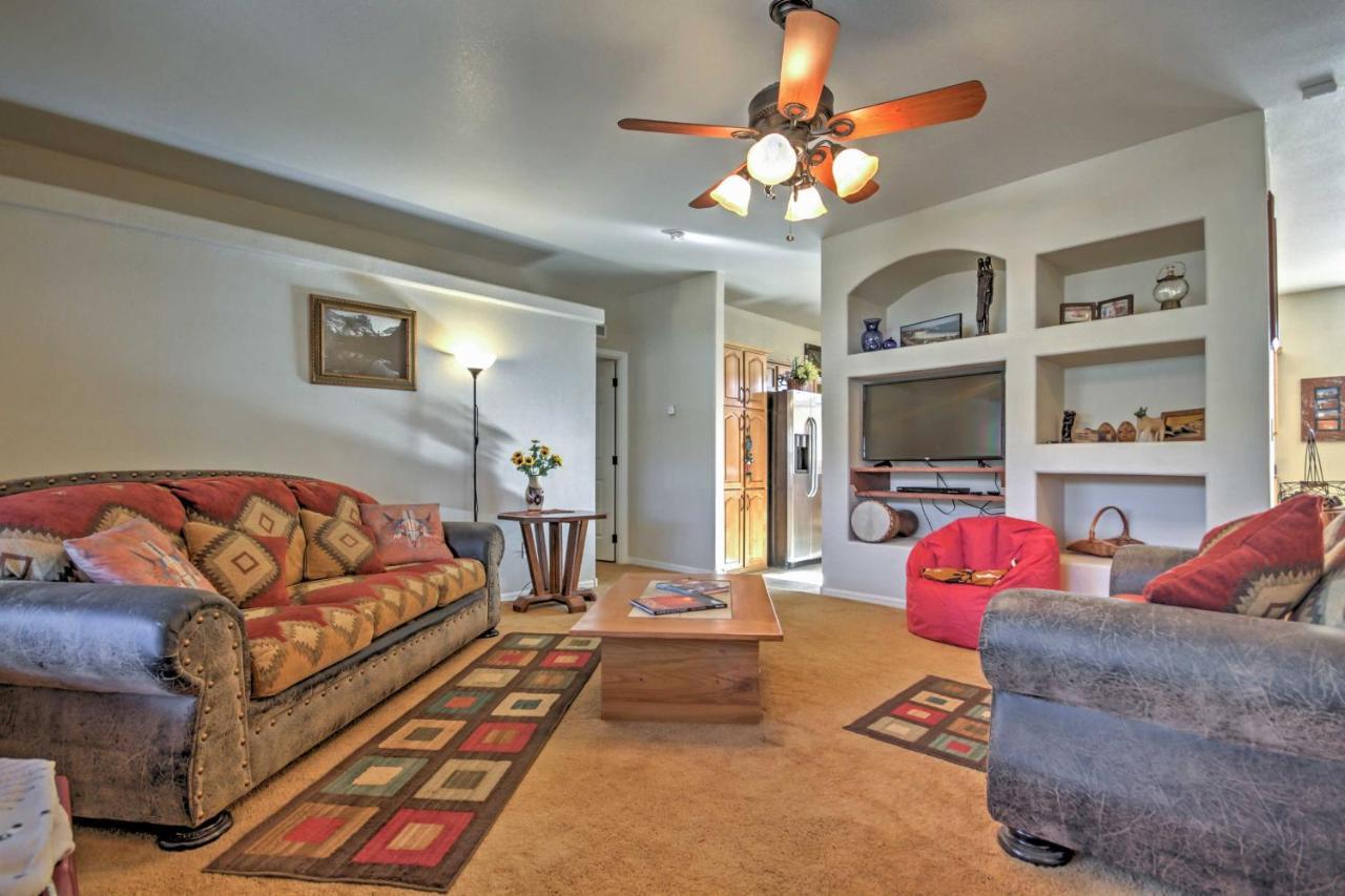 Beautiful Kanab Home With Yard - Walk To Restaurants Exteriör bild