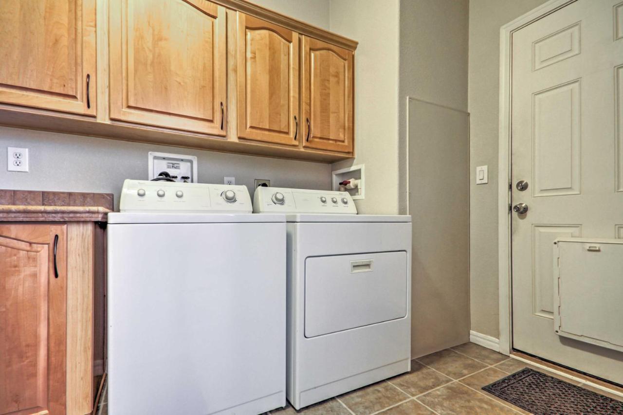 Beautiful Kanab Home With Yard - Walk To Restaurants Exteriör bild